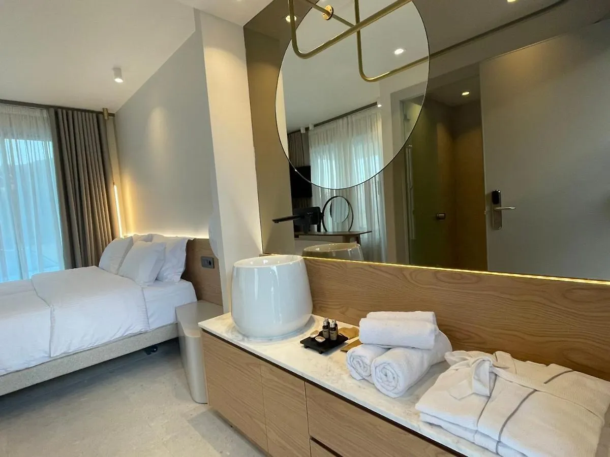 Balance Accommodation Stavros