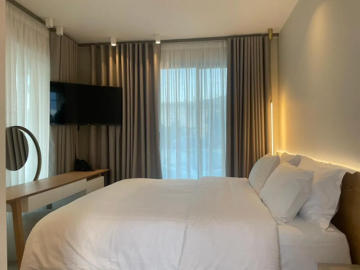 Balance Accommodation Stavros